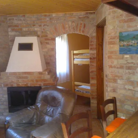 Mediterran Apartmanhaz * Szántód