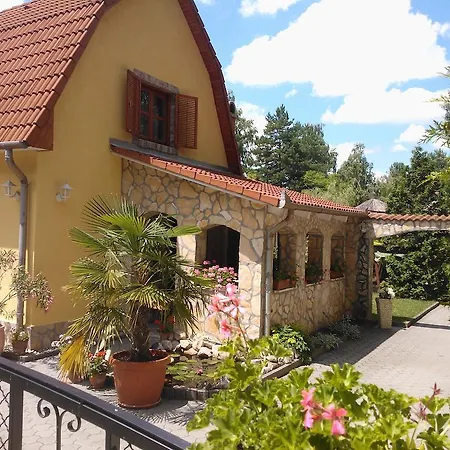 Mediterran Apartmanhaz 아파트